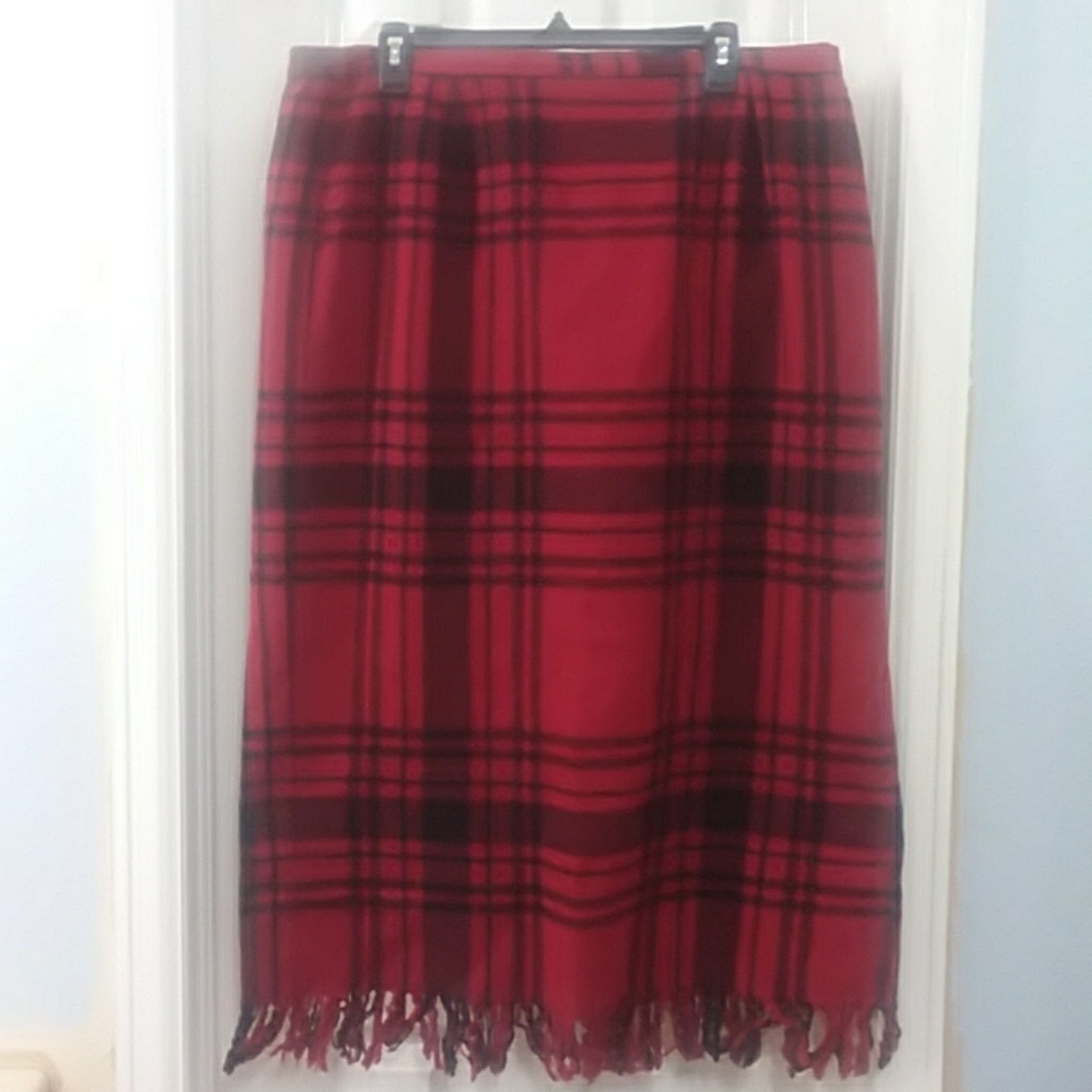 Jaclyn Smith Studios skirt